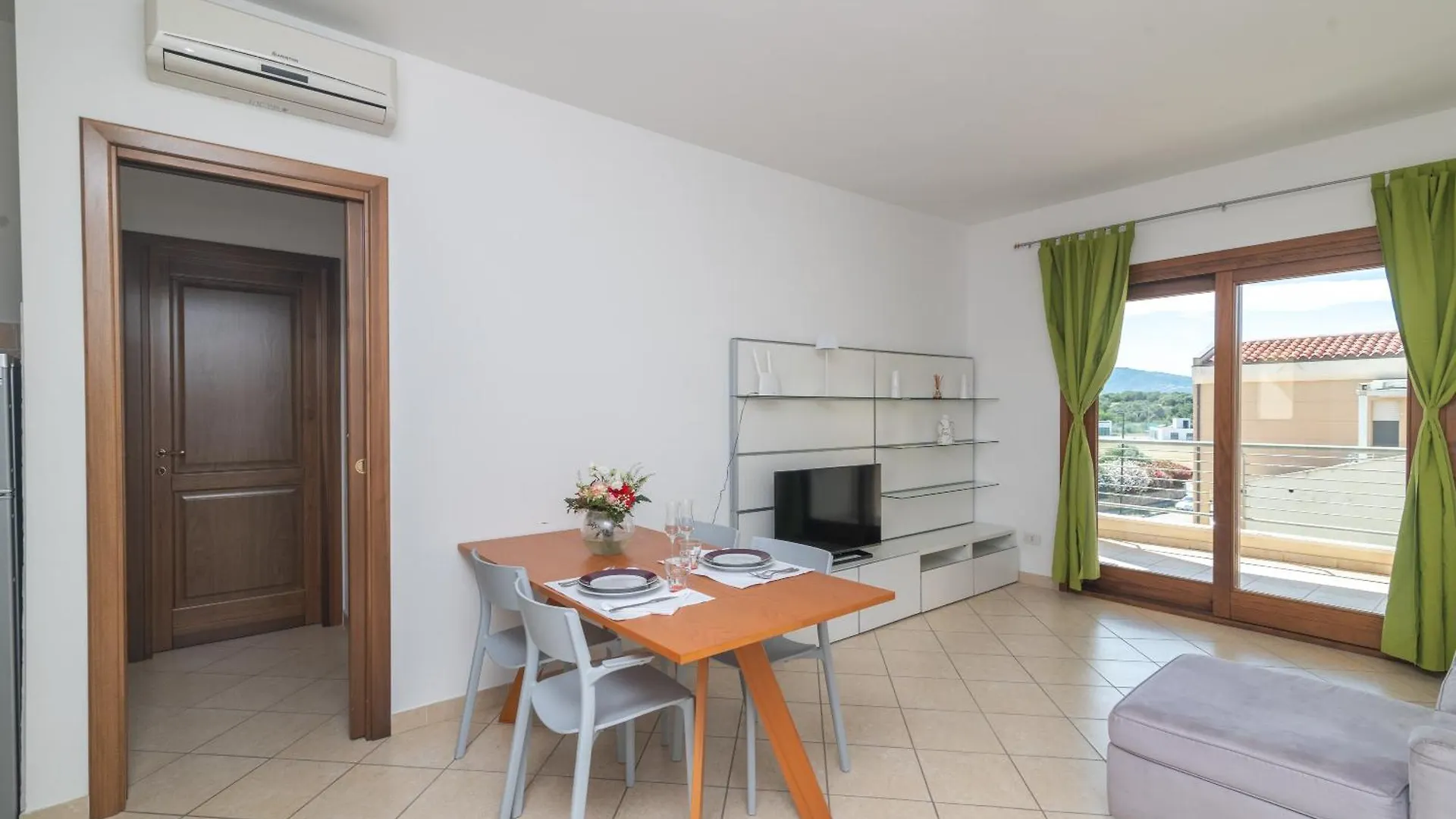 Topazio Home Olbia Apartment
